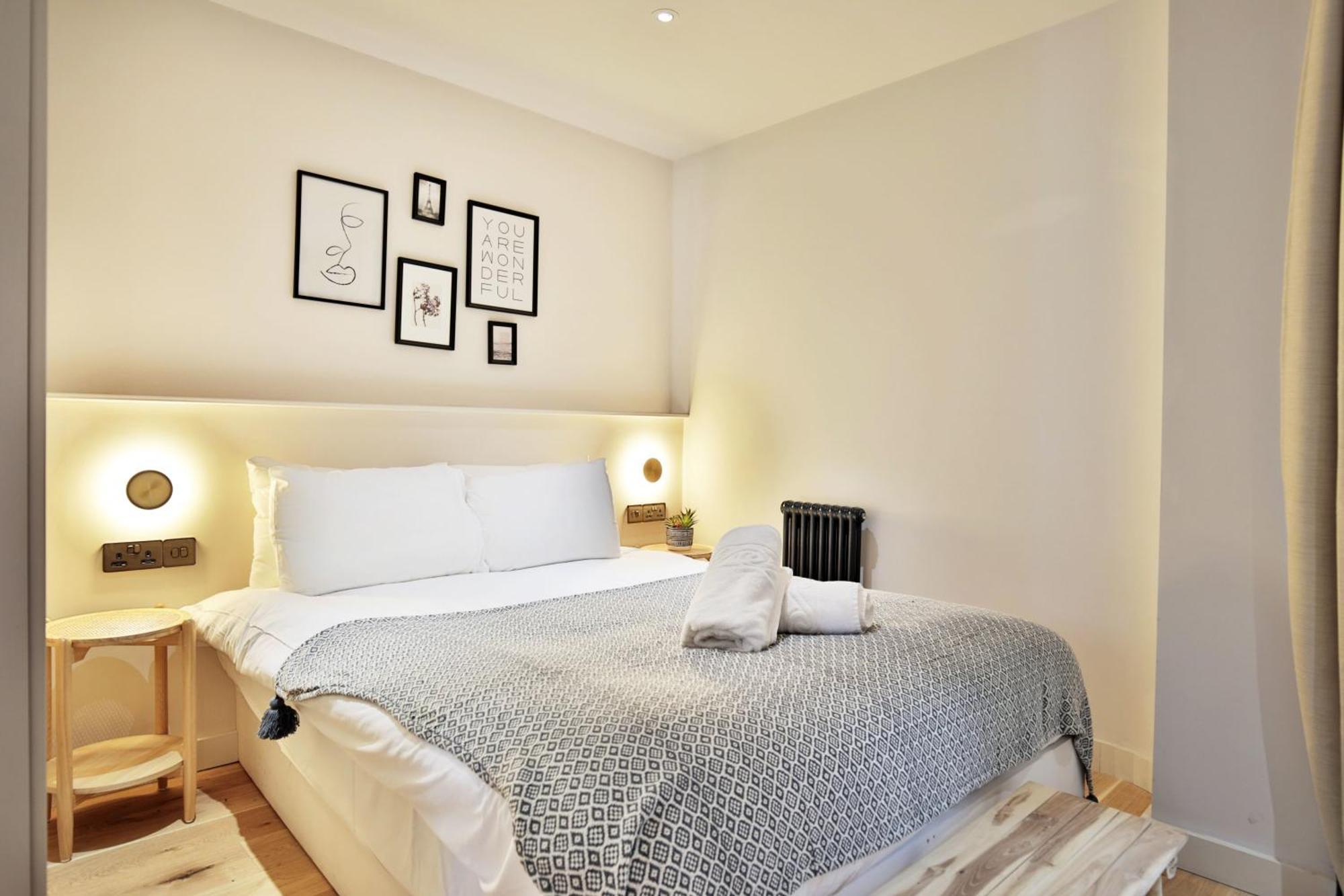 Stunning Luxury Townhouse In Centre Of Holiday home Manchester